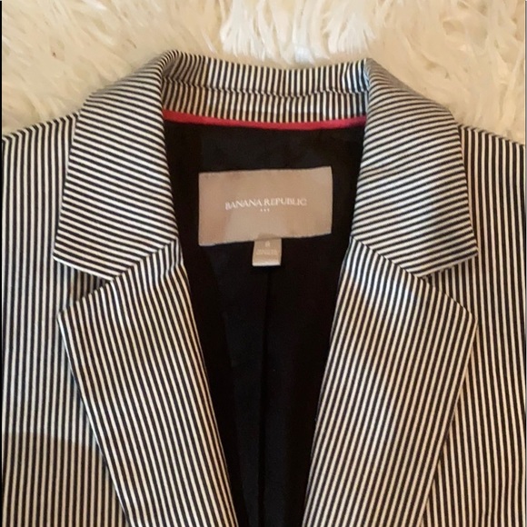 ‼️ Bannana Republic Stylish Stripped Blazer - Picture 7 of 7